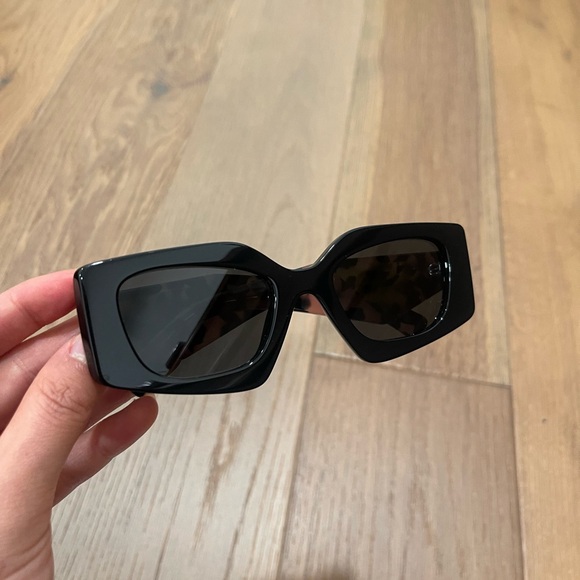 [authentic] Prada Sunglasses - Picture 5 of 15